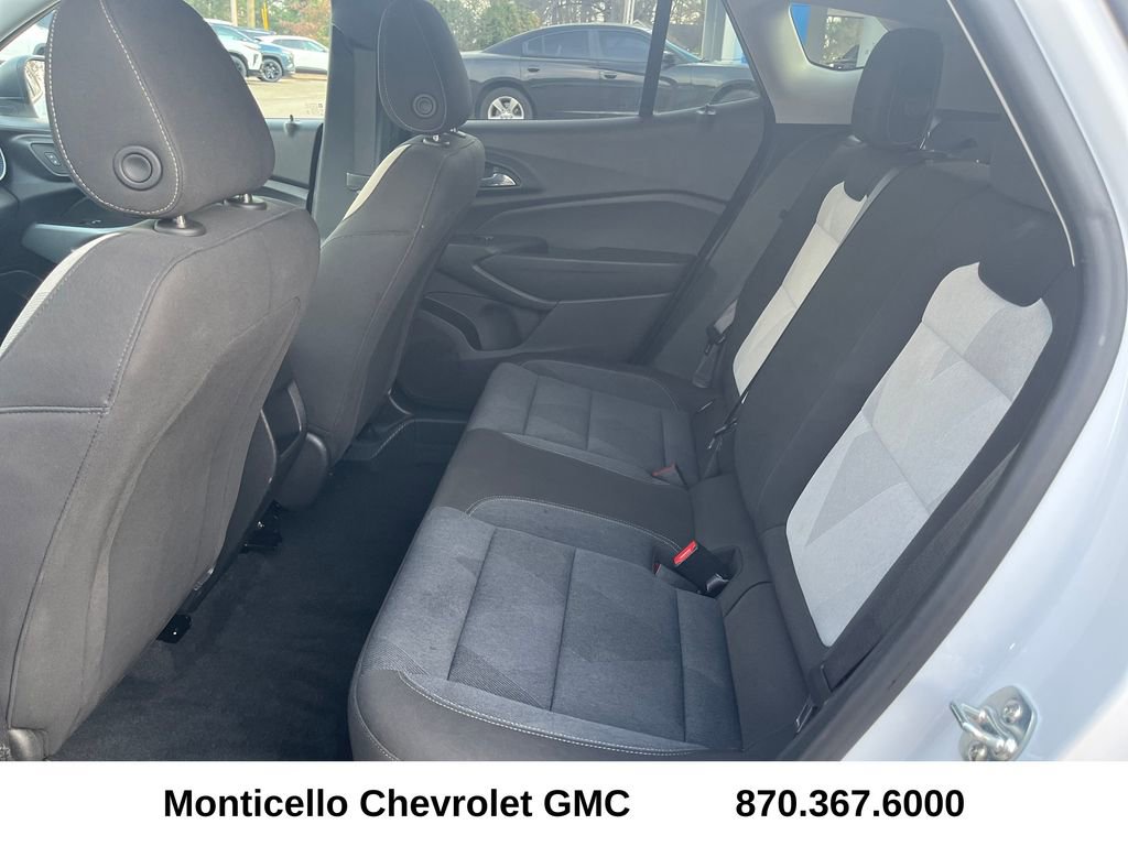 Used 2025 Chevrolet Trax LS image 24