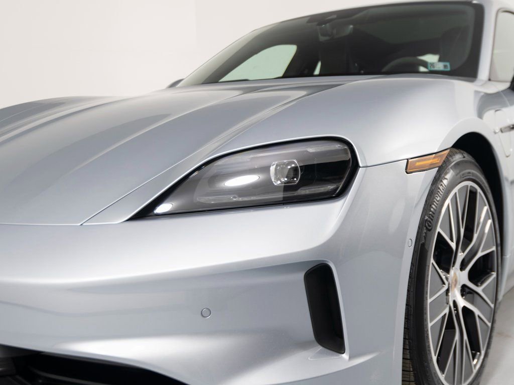 New 2026 Porsche Taycan image 37