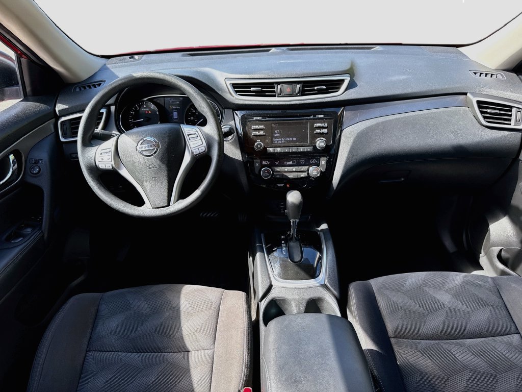 Used 2016 Nissan Rogue SV AWD/4WD image 22