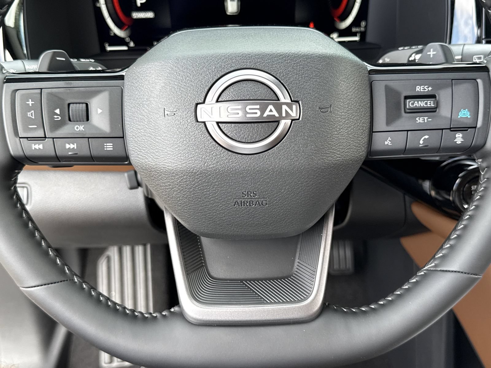 New 2026 Nissan Pathfinder Platinum FWD image 11