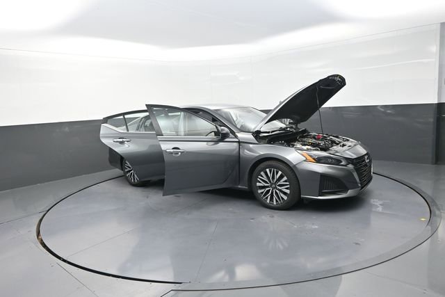 Used 2024 Nissan Altima 2.5 SV image 33