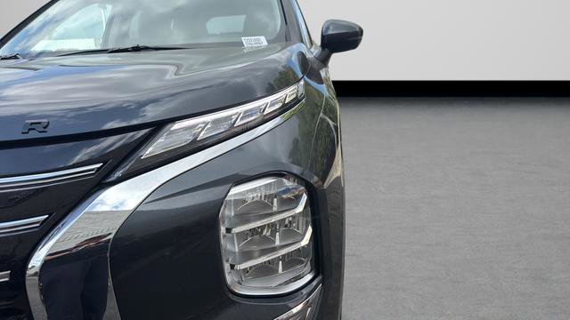 New 2026 Mitsubishi Outlander SEL FWD image 29