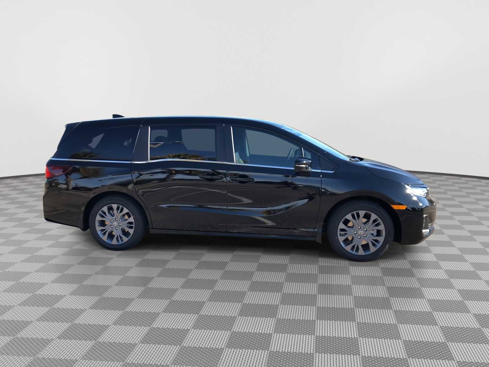 New 2026 Honda Odyssey Touring image 9