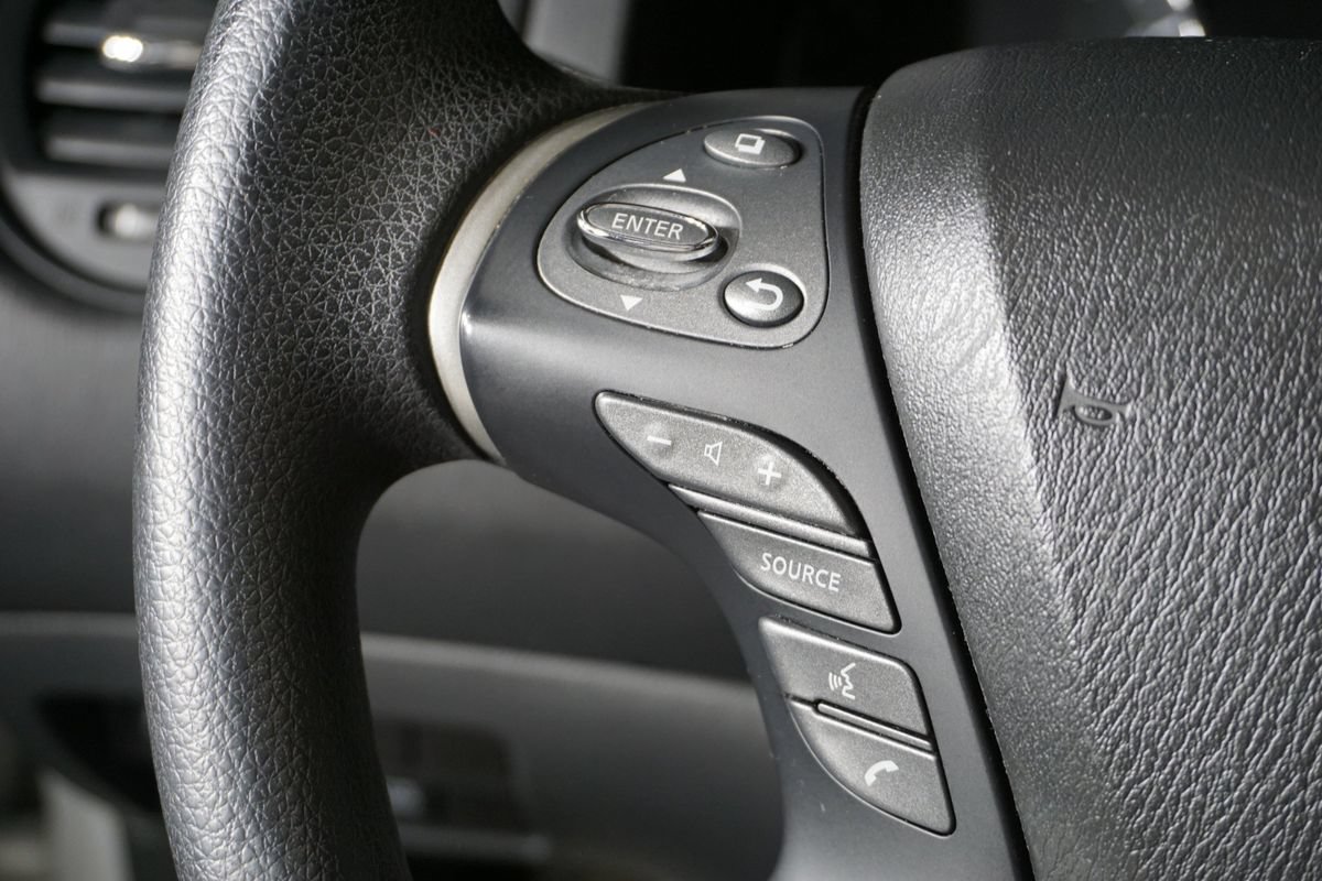 Used 2017 Nissan Pathfinder S AWD/4WD image 13