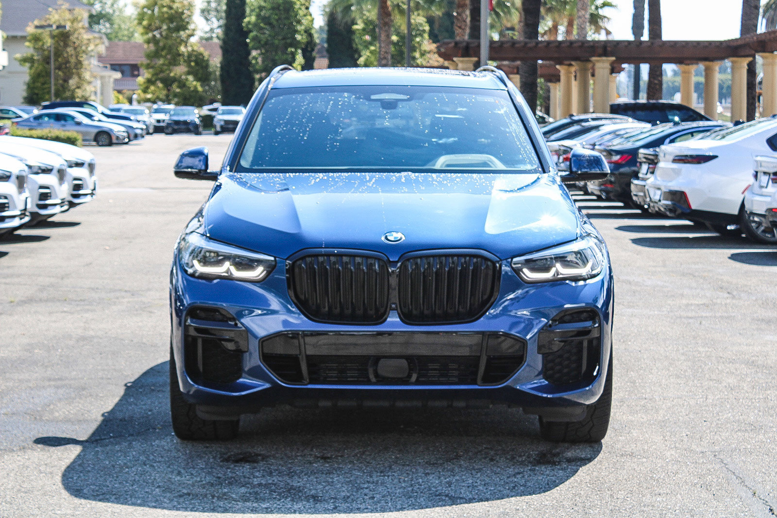 Used 2023 BMW X5 xDrive40i w/ M Sport Package image 2