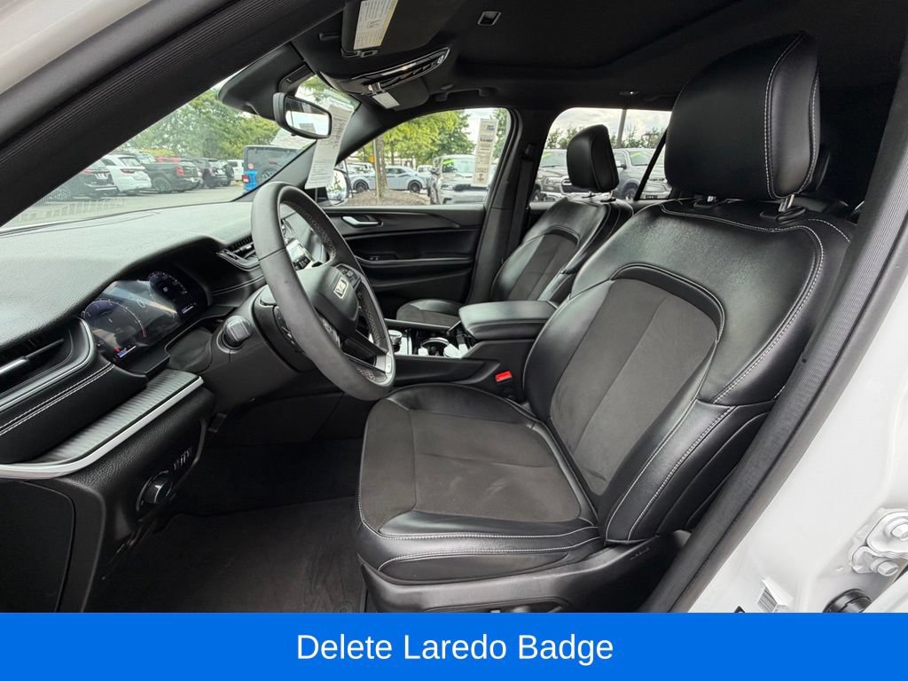Used 2023 Jeep Grand Cherokee Altitude AWD/4WD image 20