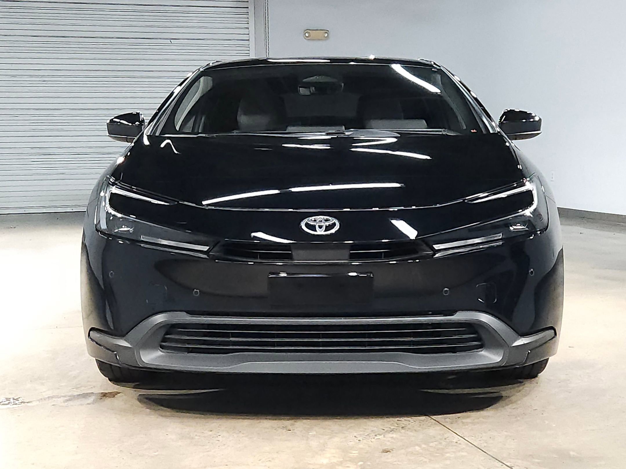 Used 2023 Toyota Prius LE image 2