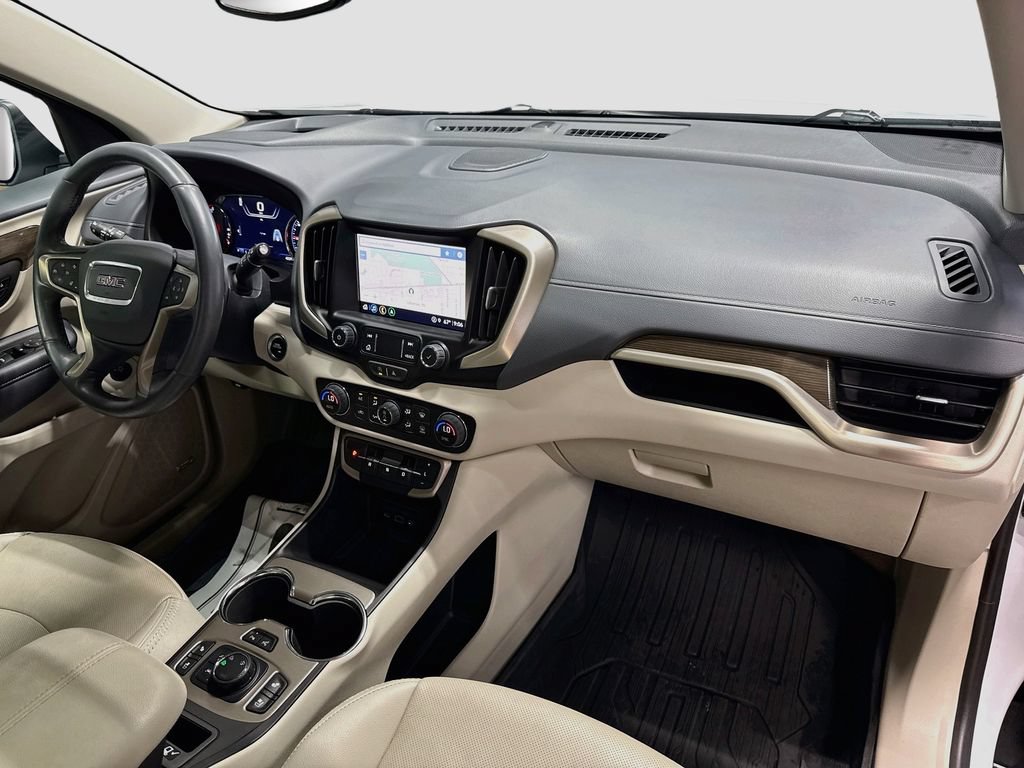 Used 2024 GMC Terrain Denali w/ Denali Premium Package AWD/4WD image 30