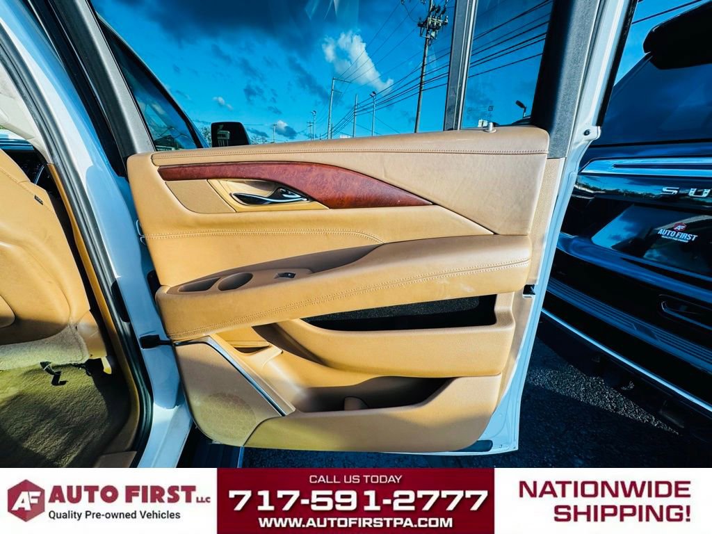 Used 2016 Cadillac Escalade ESV Platinum image 31