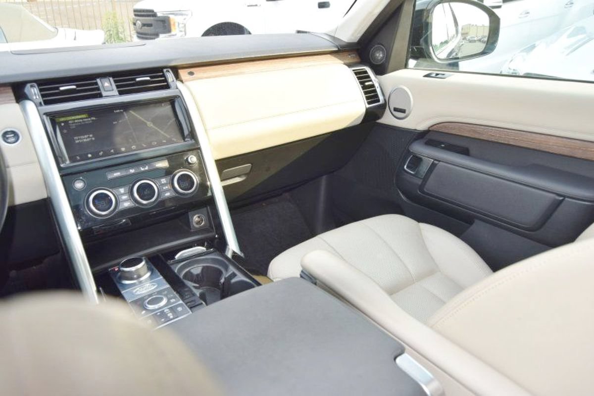 Used 2019 Land Rover Discovery HSE AWD/4WD image 31