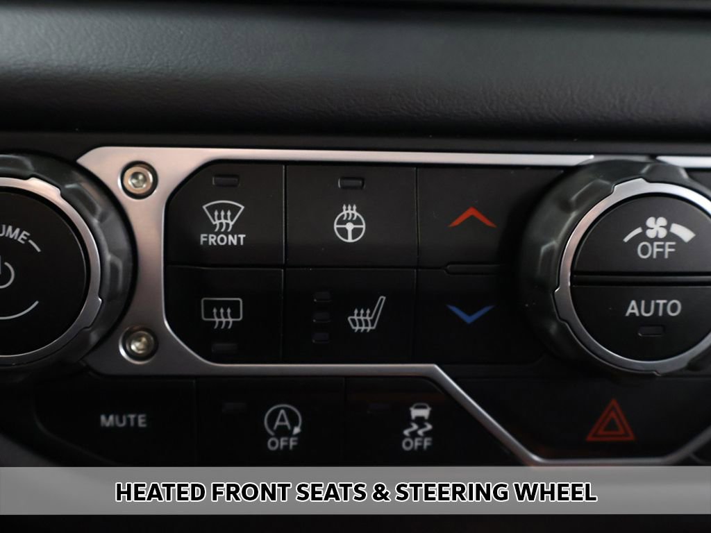 Used 2025 Jeep Wrangler Unlimited Sahara AWD/4WD image 5