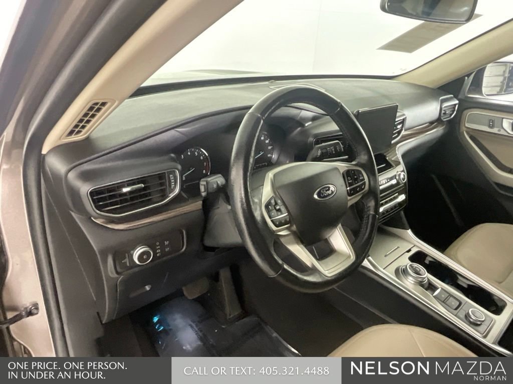 Used 2021 Ford Explorer Limited w/ Equipment Group 301A AWD/4WD image 33