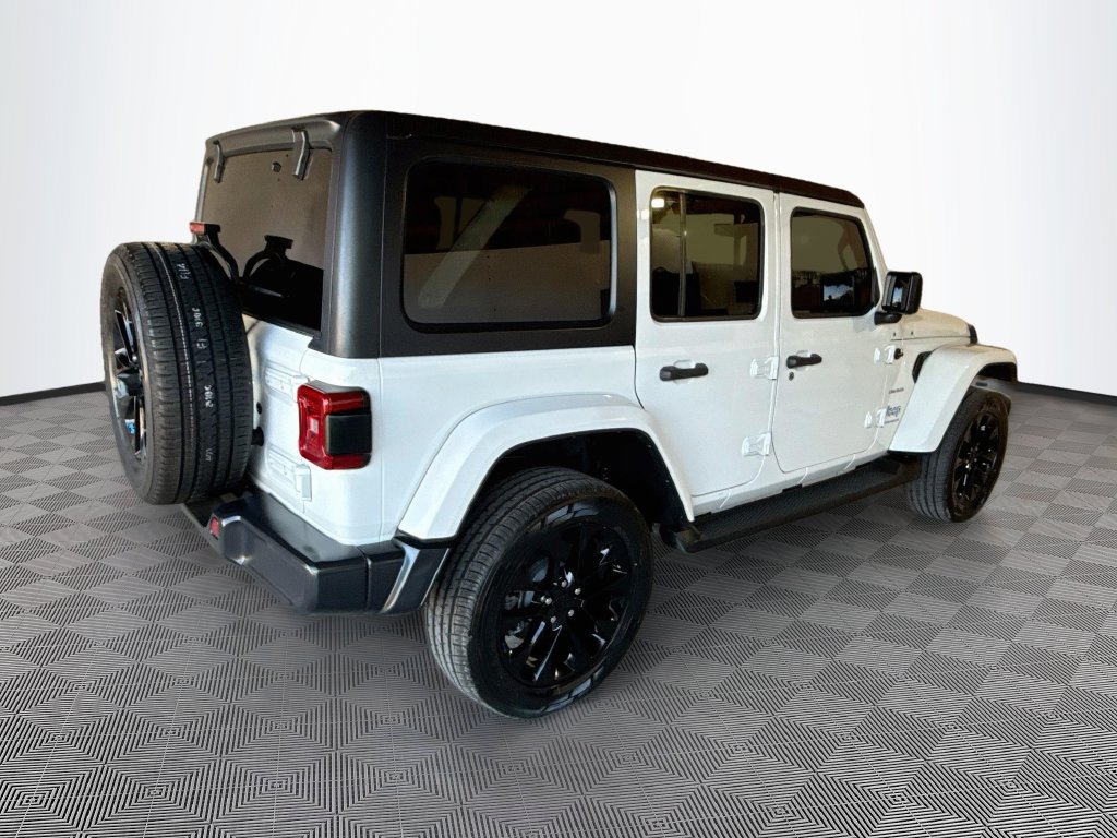 Certified 2023 Jeep Wrangler Unlimited Sahara w/ Cold Weather Group AWD/4WD image 6