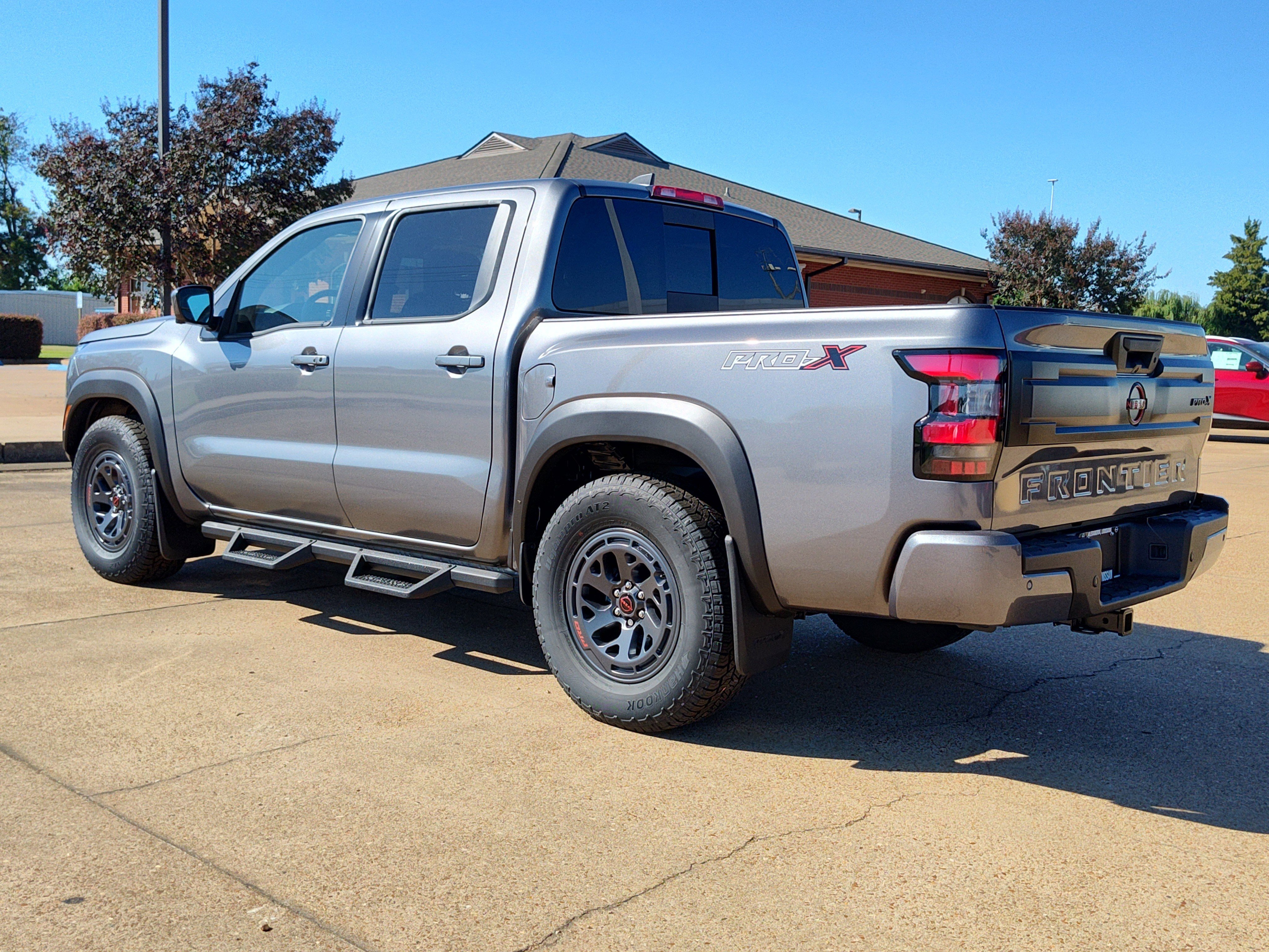 New 2026 Nissan Frontier Pro-X w/ Pro-X Convenience Package image 3