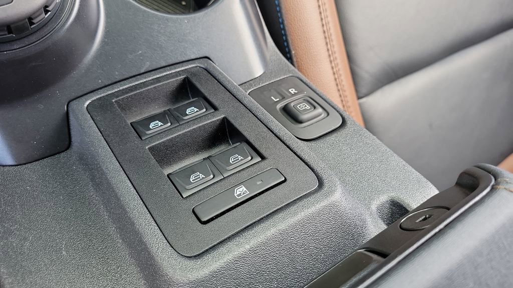 Used 2024 Ford Bronco Outer Banks image 31