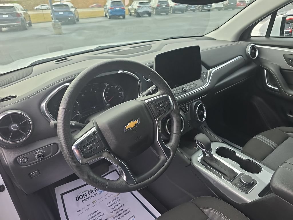 Used 2024 Chevrolet Blazer LT w/ Convenience Package FWD image 11