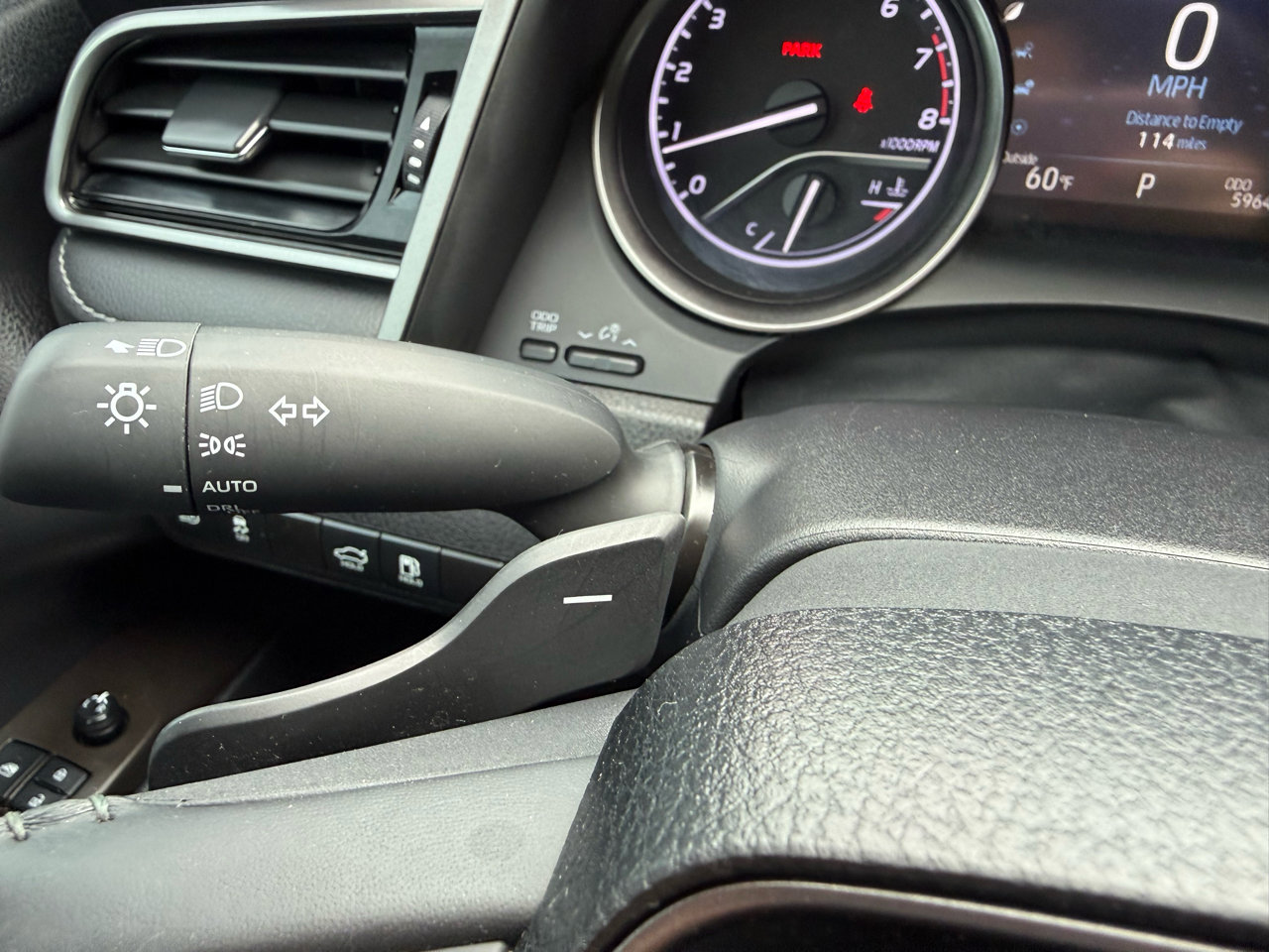 Used 2022 Toyota Camry SE image 23