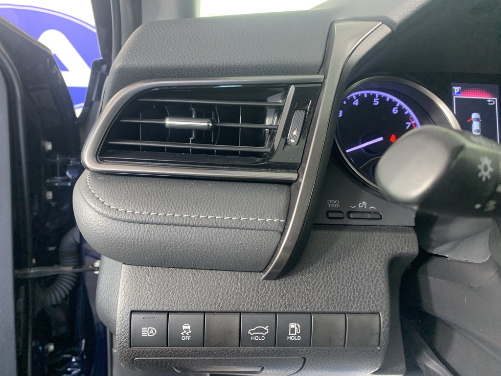 Used 2022 Toyota Camry SE FWD image 16