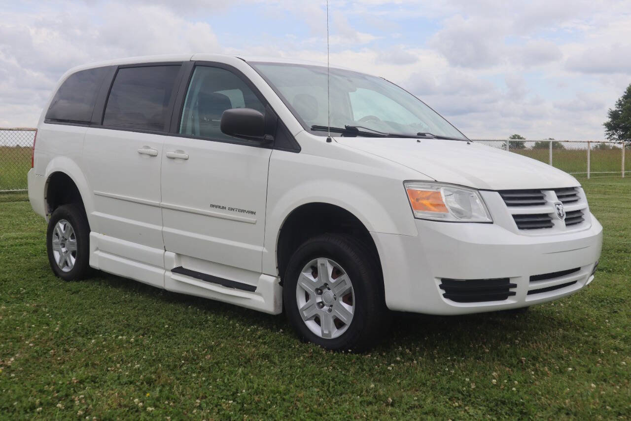 Used 2010 Dodge Grand Caravan SE w/ Popular Equipment Group FWD image 2