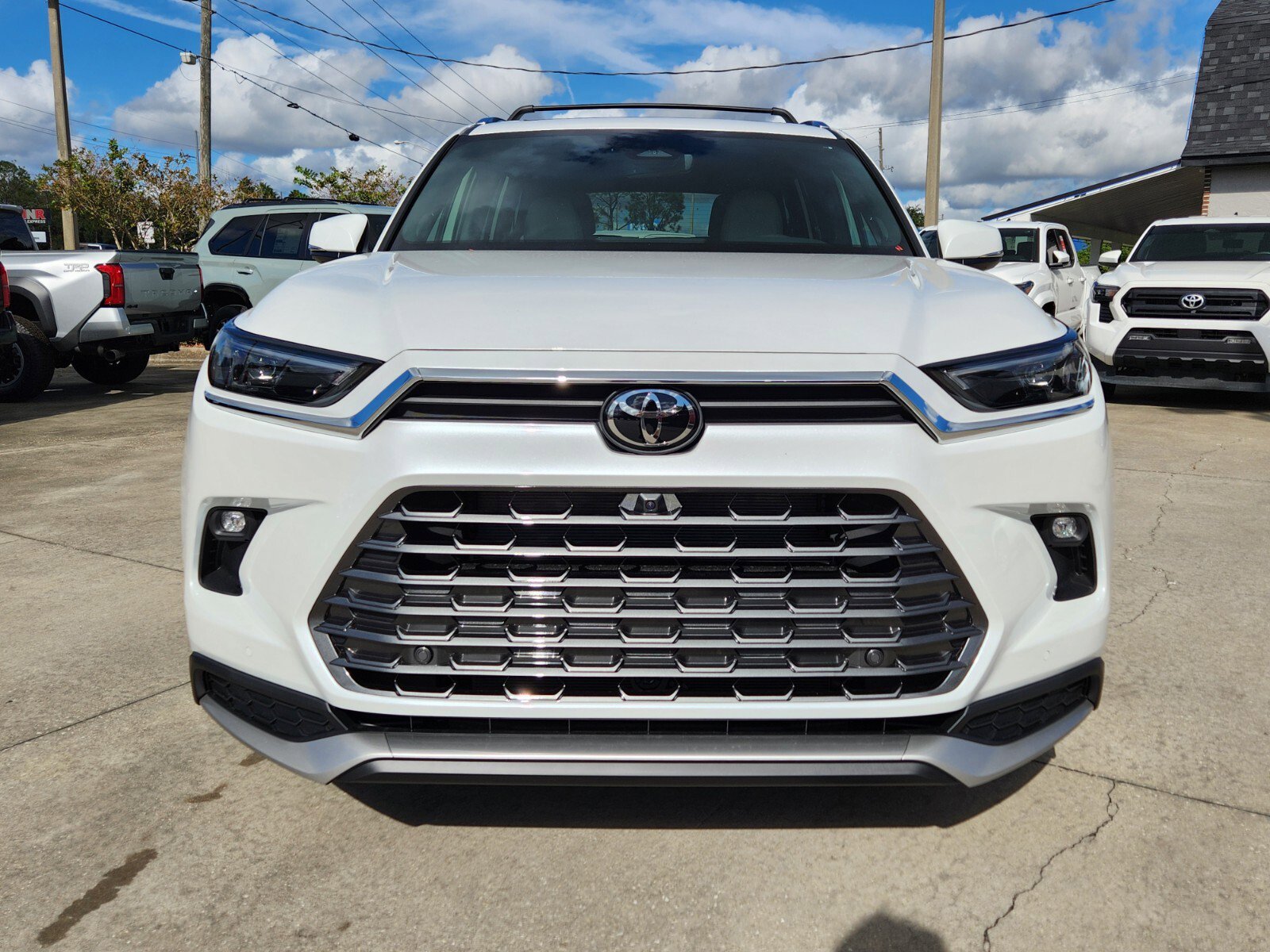 New 2026 Toyota Grand Highlander AWD Hybrid image 2