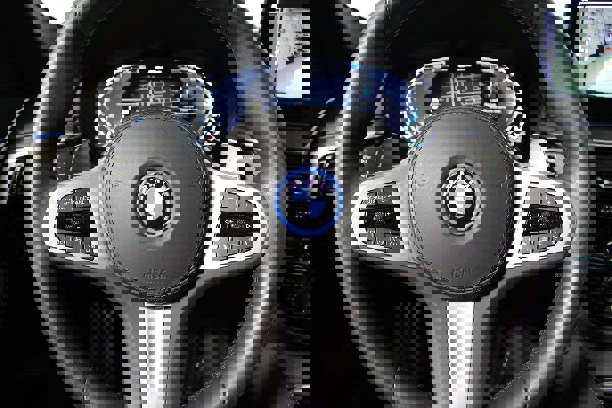 Used 2023 BMW 530e 530e w/ M Sport Package image 6