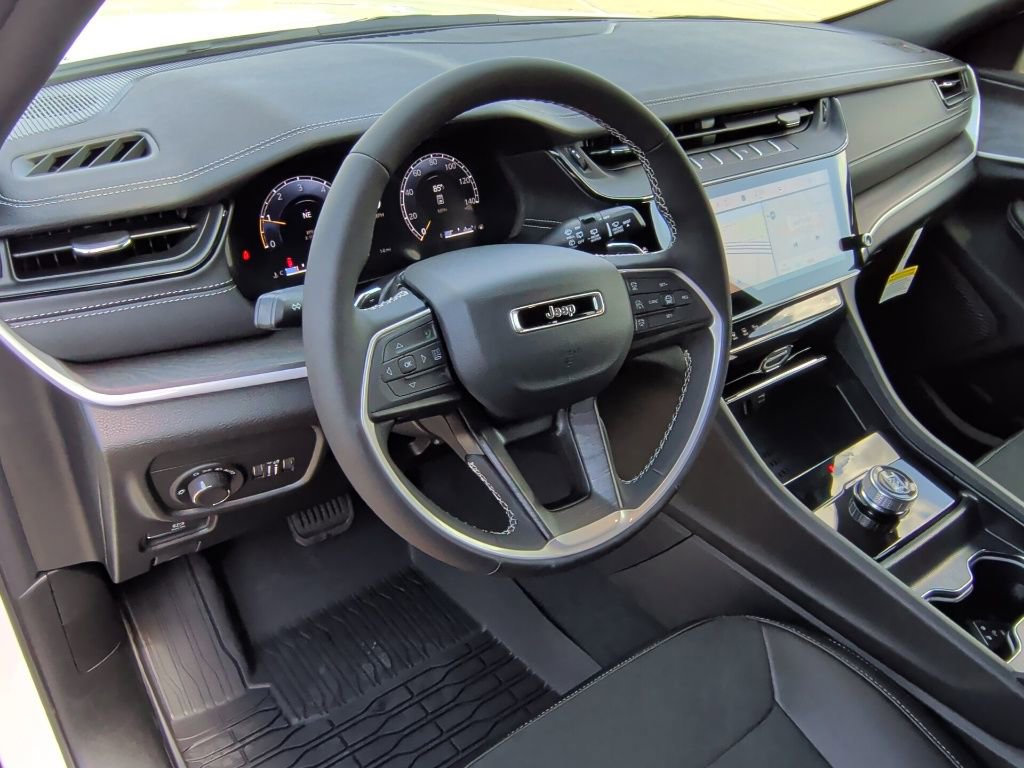 New 2026 Jeep Grand Cherokee L 2WD image 14