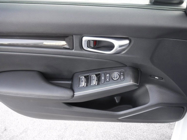 Used 2022 Honda Civic Touring image 13