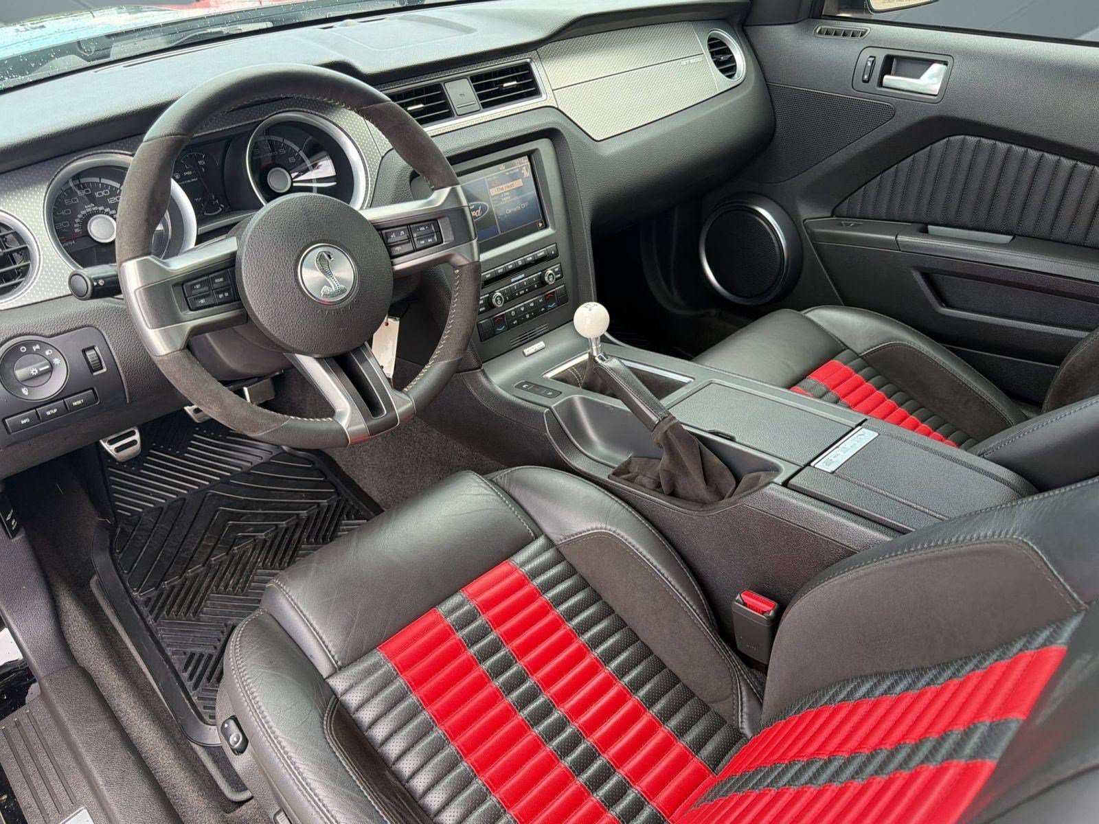 Used 2011 Ford Mustang Shelby GT500 w/ SVT Performance Pkg RWD image 4