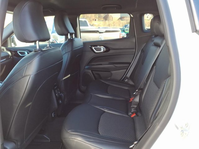 New 2026 Jeep Compass Latitude image 9