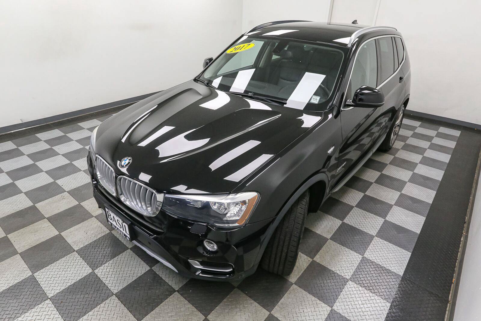 Used 2017 BMW X3 xDrive28i AWD/4WD image 6