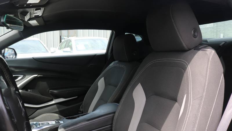 Used 2020 Chevrolet Camaro LS RWD image 8