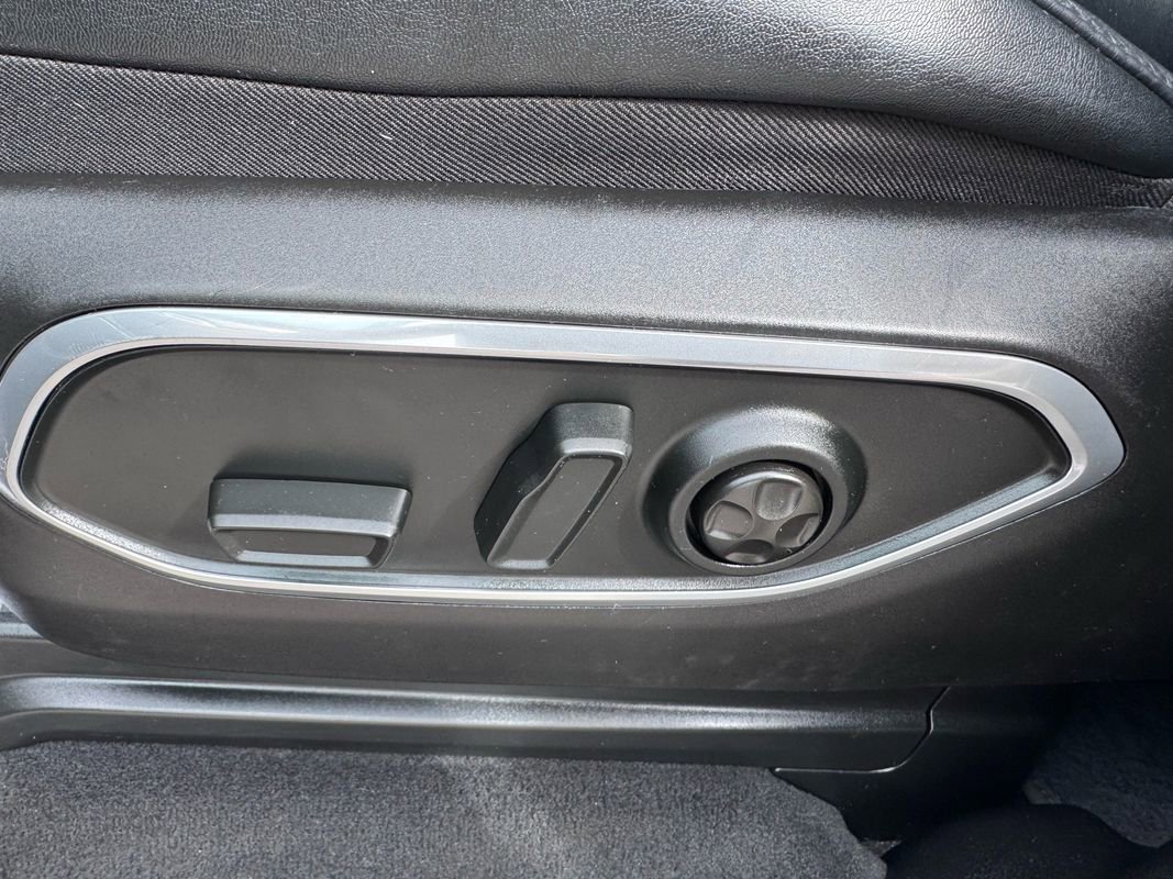 Used 2024 Jeep Wagoneer L Series II w/ Flexible Seating Group image 13