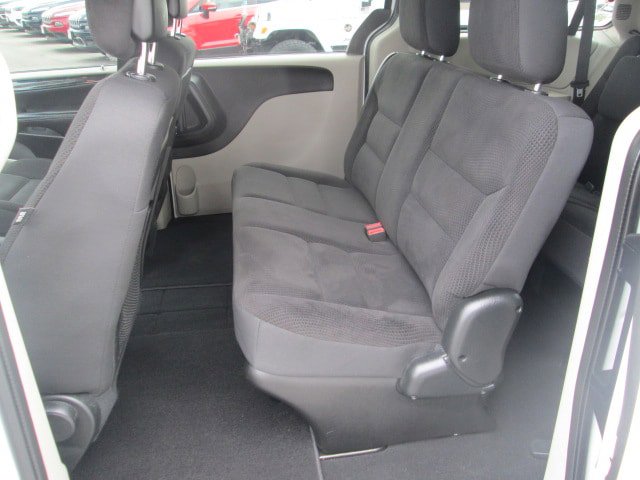 Used 2014 Dodge Grand Caravan American Value Package FWD image 11