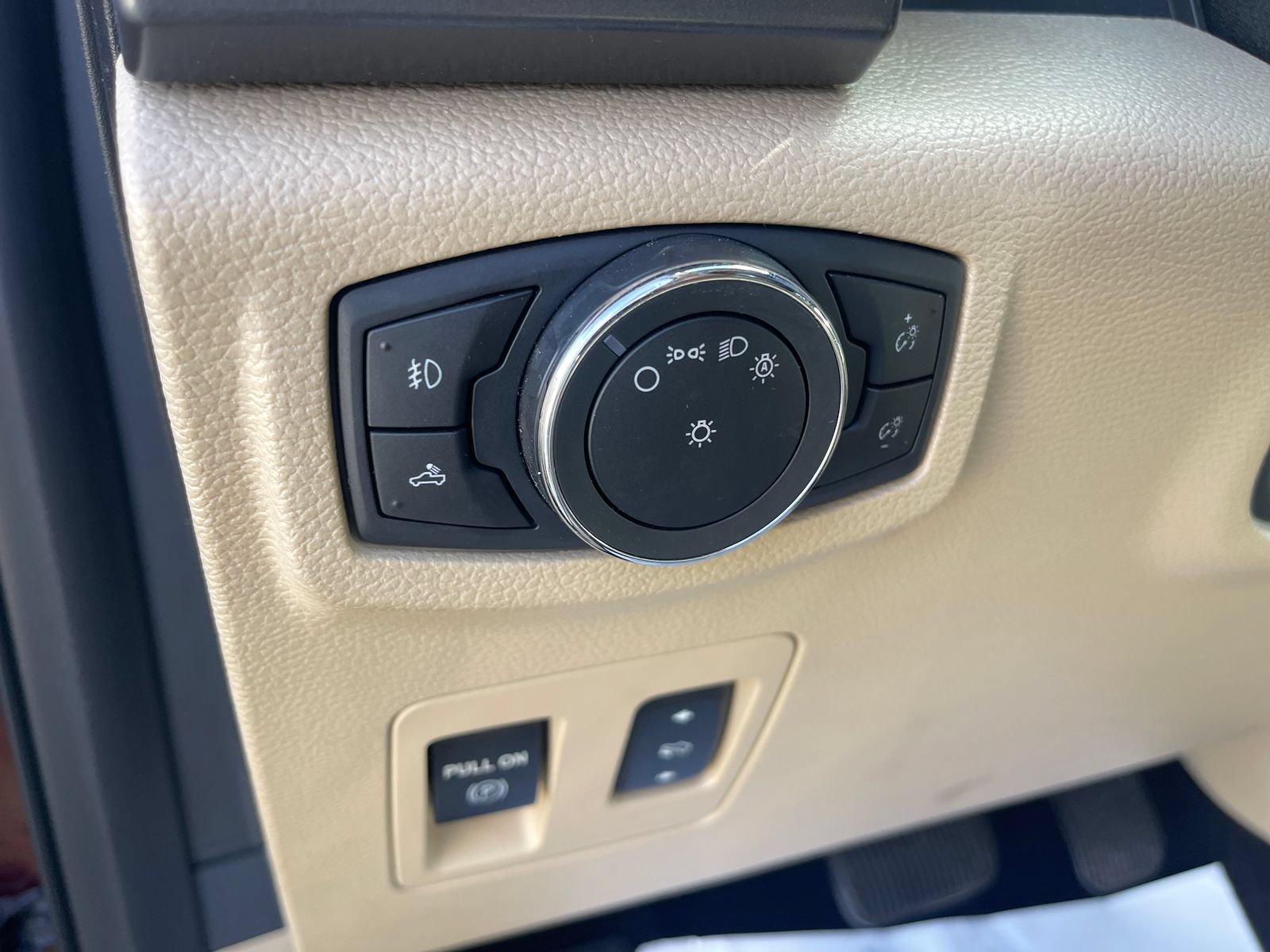Used 2015 Ford F150 XLT w/ Equipment Group 302A Luxury RWD image 27