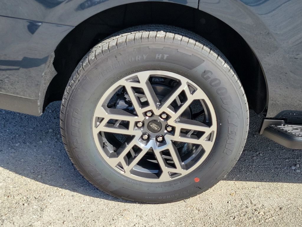 New 2025 Ford Expedition Active image 5