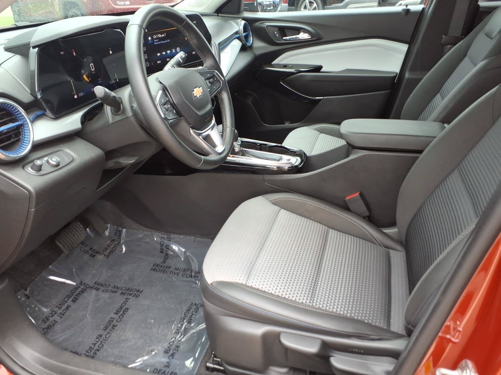 Used 2024 Chevrolet Trax LT w/ Driver Confidence Package FWD image 11