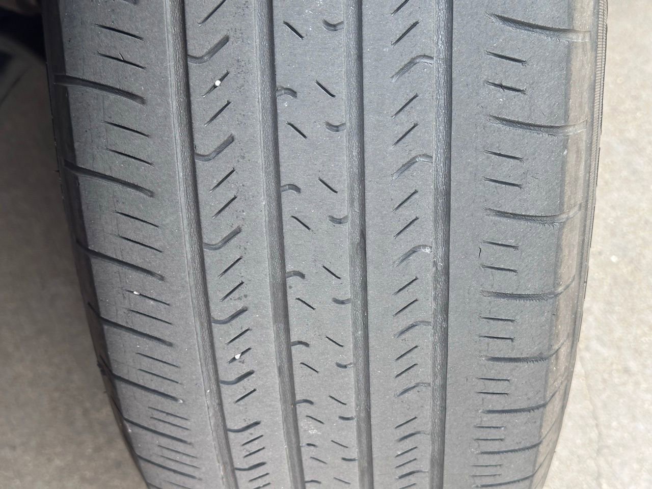 Used 2022 Toyota Highlander XLE image 3