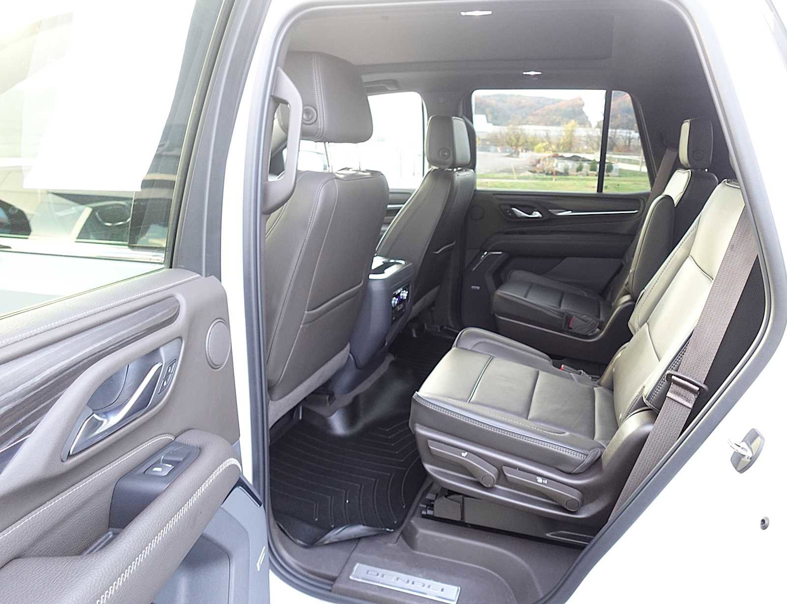 Used 2022 GMC Yukon Denali w/ Max Trailering Package AWD/4WD image 27