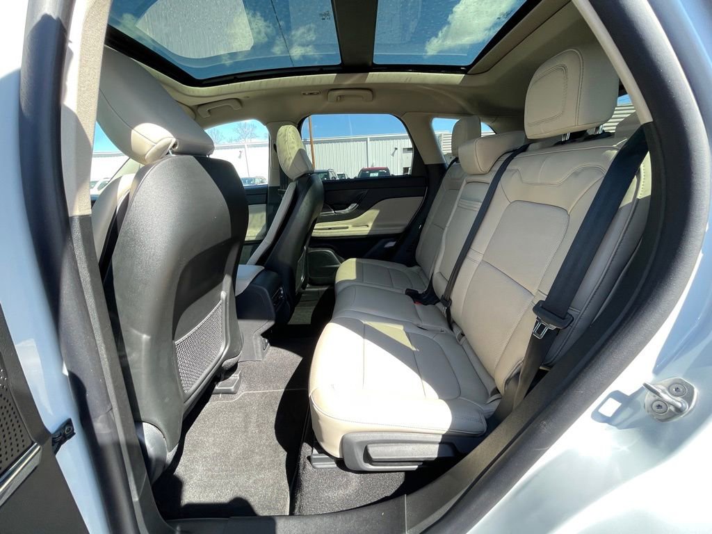 New 2026 Lincoln Corsair Reserve image 17