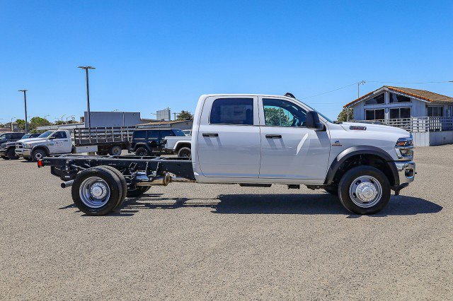 New 2025 RAM 5500 Tradesman w/ Chrome Appearance Group image 3