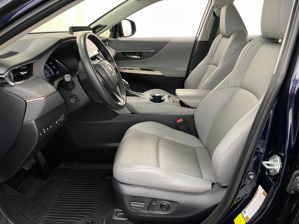Used 2024 Toyota Venza Limited image 10