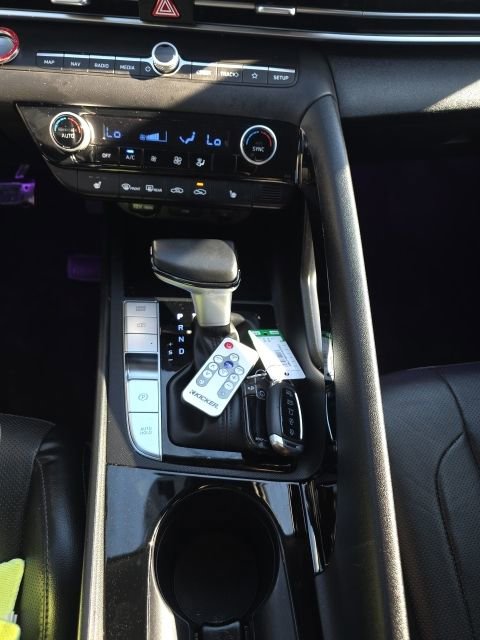 Used 2023 Hyundai Elantra Limited w/ Cargo Package image 18