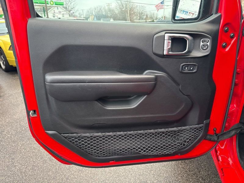 Used 2018 Jeep Wrangler Unlimited Sport S image 9