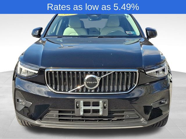 Certified 2023 Volvo XC40 B5 Plus w/ Climate Package image 3