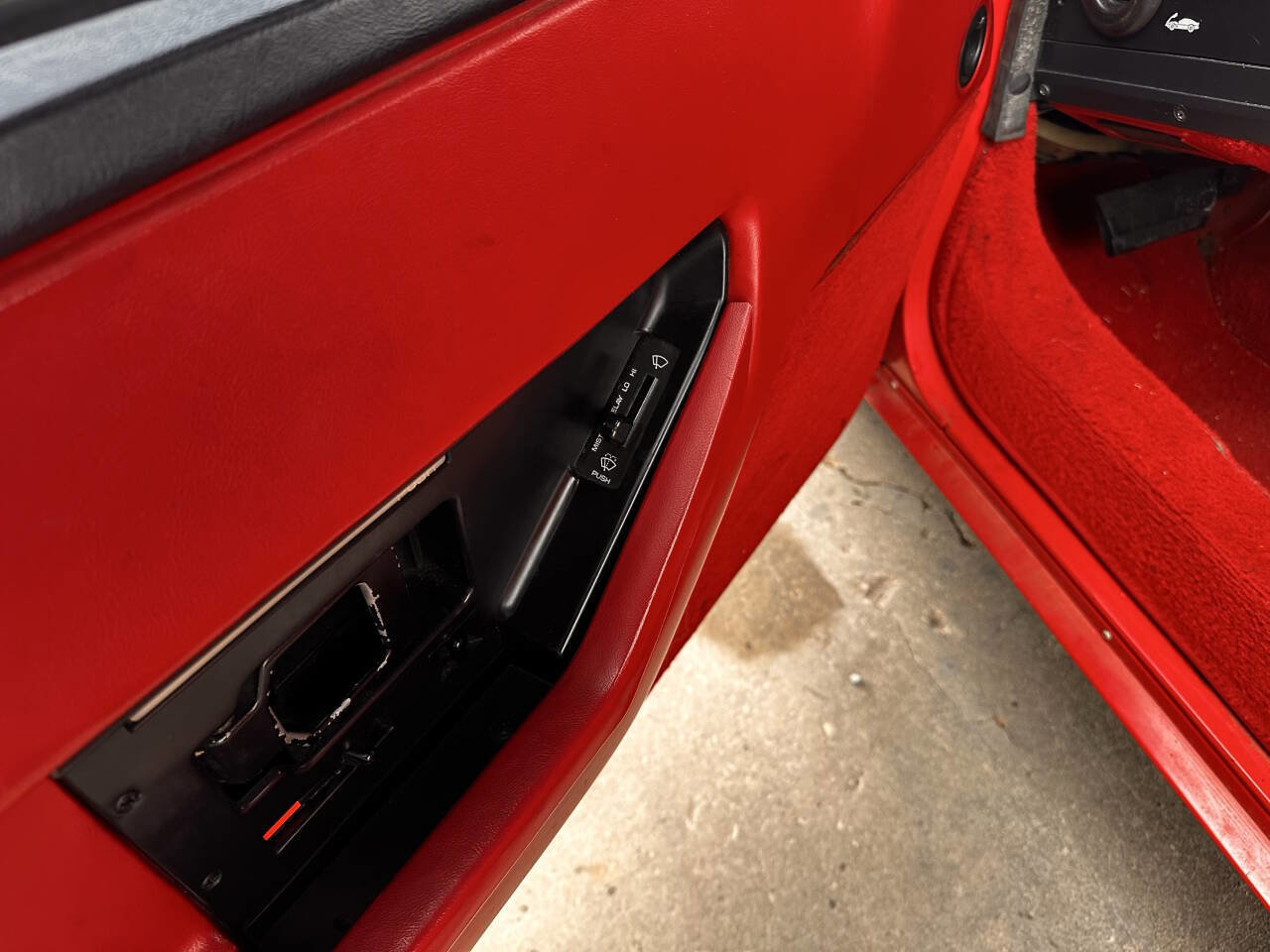 Used 1989 Chevrolet Corvette Coupe image 12