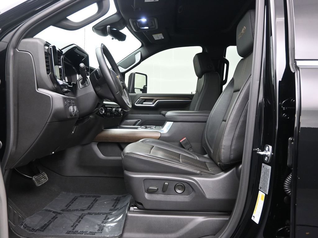 Used 2026 Chevrolet Silverado 3500 High Country w/ High Country Premium Package AWD/4WD image 12