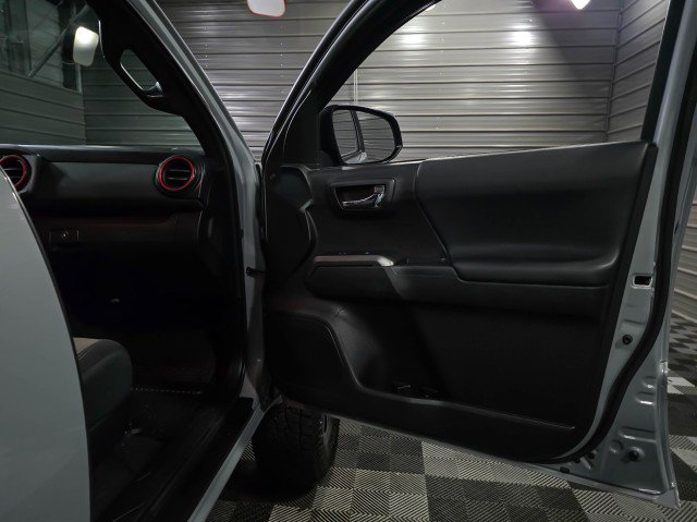 Used 2021 Toyota Tacoma TRD Sport w/ Technology Package AWD/4WD image 34