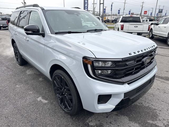 New 2026 Ford Expedition Platinum w/ Stealth Performance Package image 3