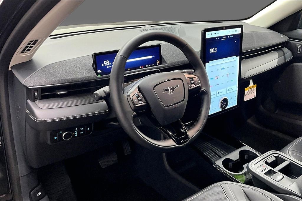 Used 2025 Ford Mustang Mach-E Premium image 7