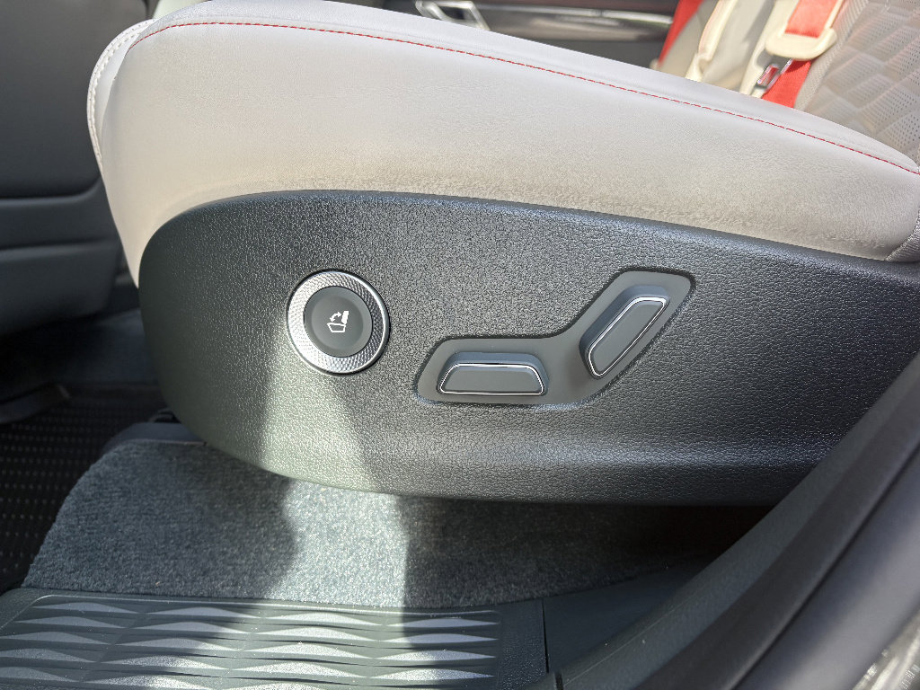 Used 2025 Genesis GV80 3.5T e-SC image 41